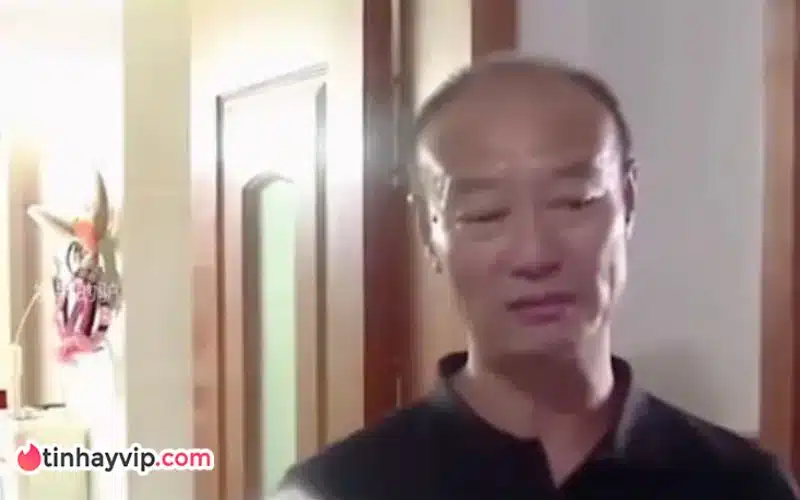 Vụ án chấn động Hàng Châu: Kế hoạch giết vợ man rợ và màn kịch đánh lạc hướng tinh vi của kẻ thủ ác Hứa Quốc Lập đến đồn công an cùng cô con gái lớn, trình báo về việc vợ ông - bà Lai Huệ Lệ - đã mất tích từ tối hôm trước.