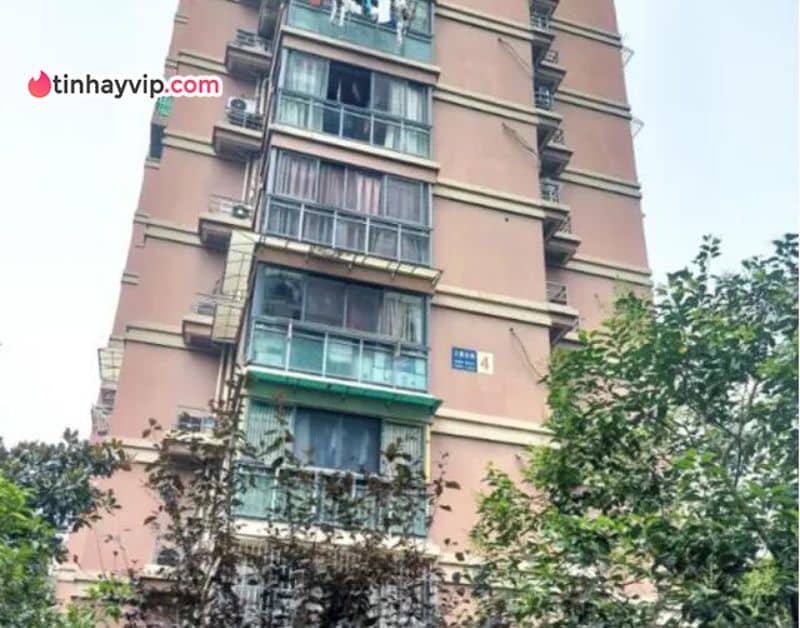 Vụ án chấn động Hàng Châu: Kế hoạch giết vợ man rợ và màn kịch đánh lạc hướng tinh vi của kẻ thủ ác Vụ án chặt xác xả vào bồn cầu xảy ra tại căn hộ nhà ông Hứa và bà Lai, vào lúc 22 giờ đêm.