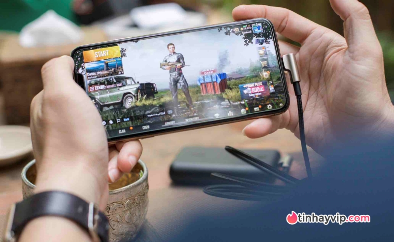 Chơi game đến mức cháy điện thoại game thủ vẫn không bỏ trận