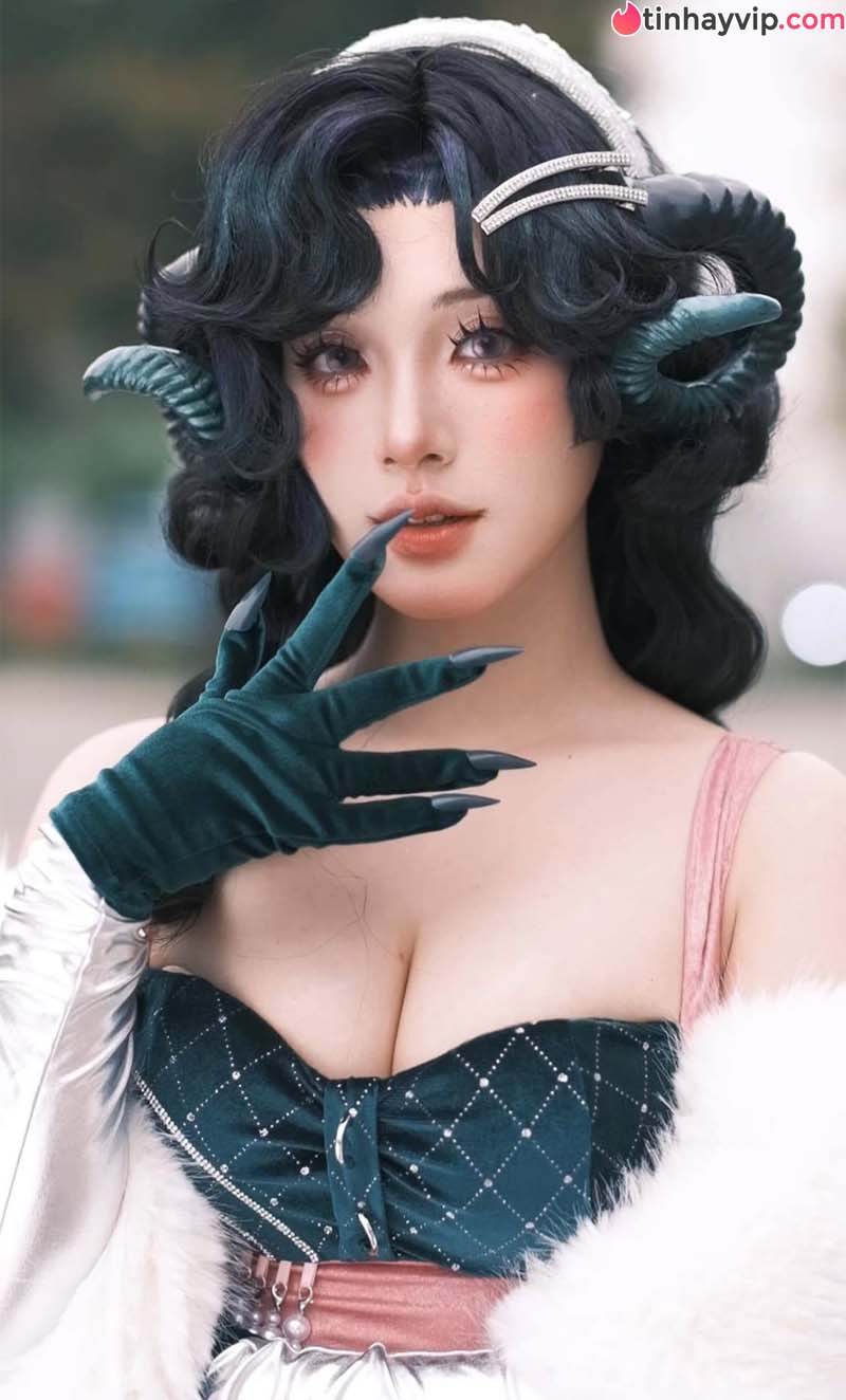 Cosplayer Nguyễn Minh tự tin khoe mặt mộc nhưng fan chỉ "dán mắt" vào đặc điểm nổi bật này