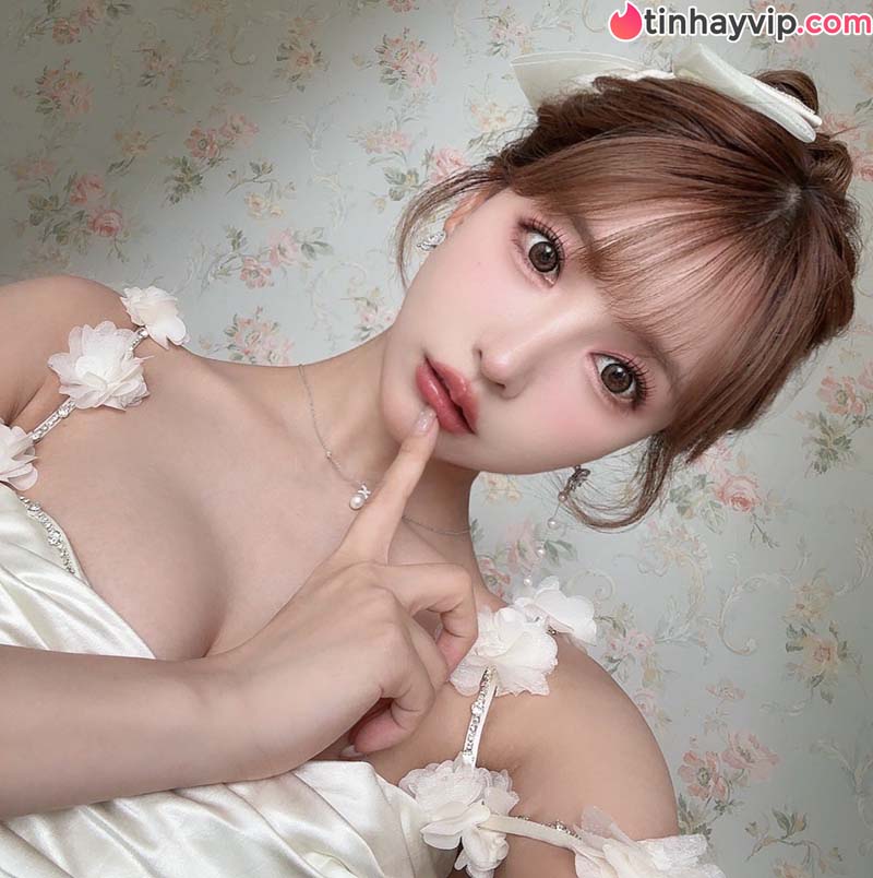 Nữ thần Yua Mikami tái xuất khiến anh em bùng nổ