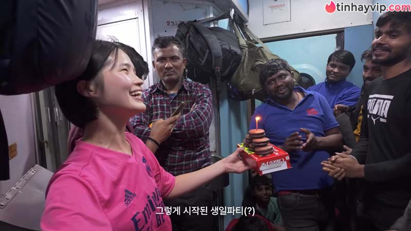 Cô gái Hàn Quốc gây sốt MXH vì dám làm điều này ở Ấn Độ