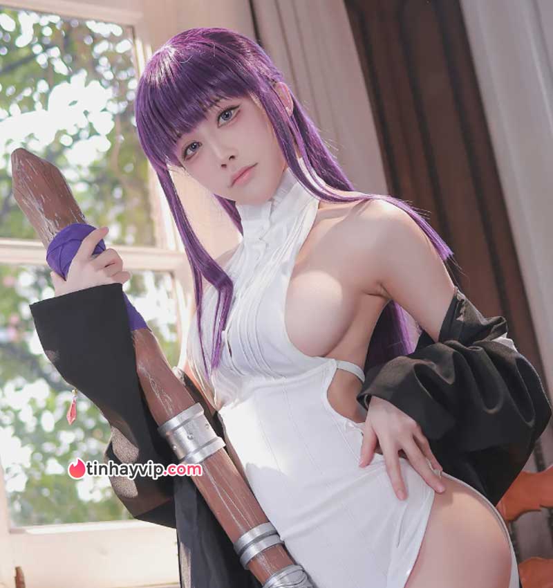 Aqua cosplay Fern phiên bản 18+ nuột nà khó cưỡng Aqua cosplay Fern phiên bản 18+ nuột nà khó cưỡng