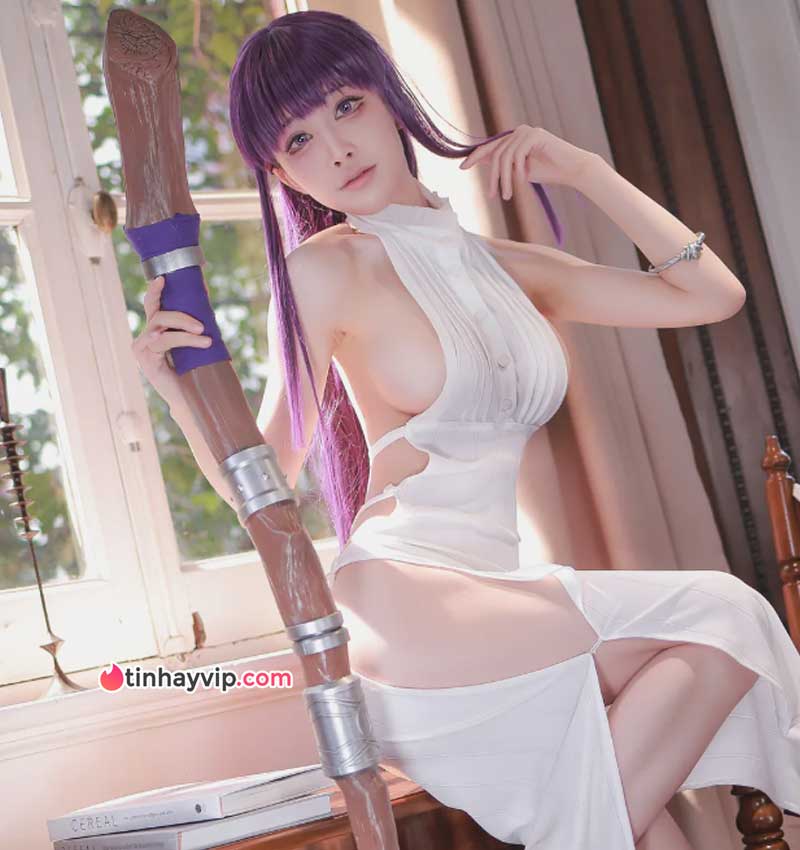 Aqua cosplay Fern phiên bản 18+ nuột nà khó cưỡng Aqua cosplay Fern phiên bản 18+ nuột nà khó cưỡng