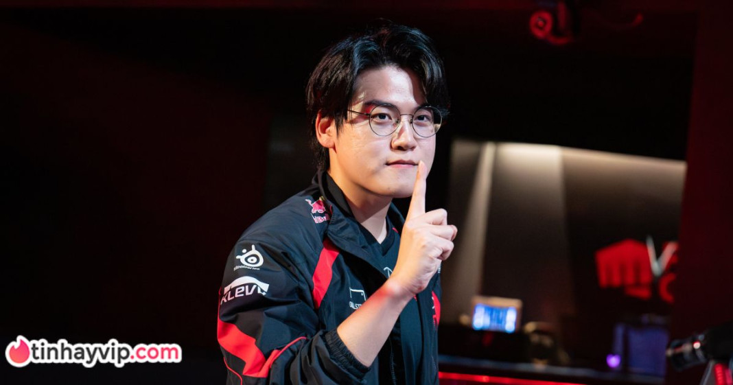 Gumayusi trở lại và bất ngờ được Riot Games vinh danh.