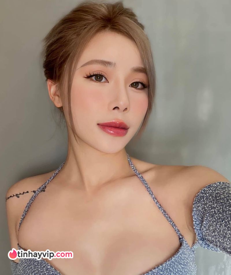 Minh Anh tái ngộ fan Free Fire với nhan sắc thăng hạng
