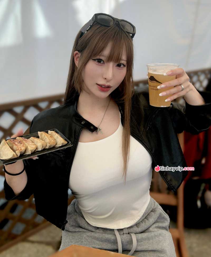 Nữ sinh đại học Touka Akari tự hào về công việc đóng AV kiếm thêm Nữ sinh đại học Touka Akari tự hào về công việc đóng AV kiếm thêm