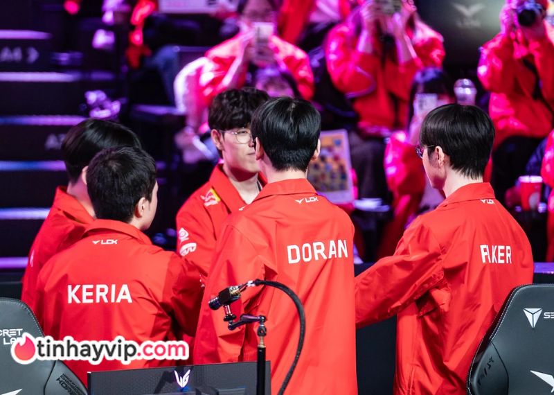 T1 bị chỉ trích vì "Văn hóa idol".
