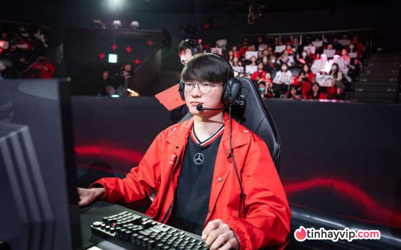 Tin Hot: T1 chính thức gia hạn hợp đồng với Faker đến 2029