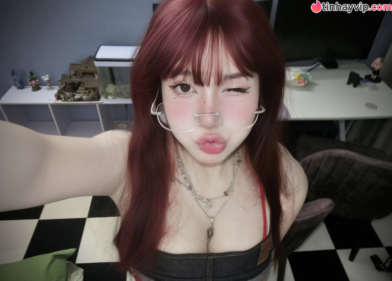 Bỏng mắt với "hot girl phòng net": Đi "cày game" nhưng vẫn phải sexy hết nấc