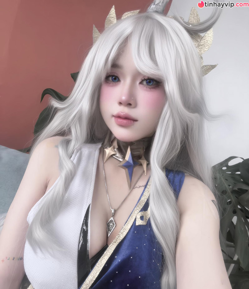 Bỏng mắt với "hot girl phòng net": Đi "cày game" nhưng vẫn phải sexy hết nấc