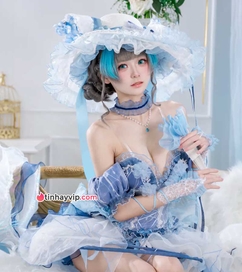 Jiuqi cosplay Cheshire Azur Lane show vòng 1 phổng phao