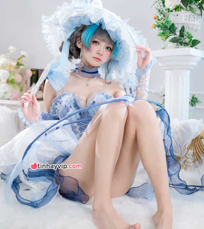Jiuqi cosplay Cheshire Azur Lane show vòng 1 phổng phao