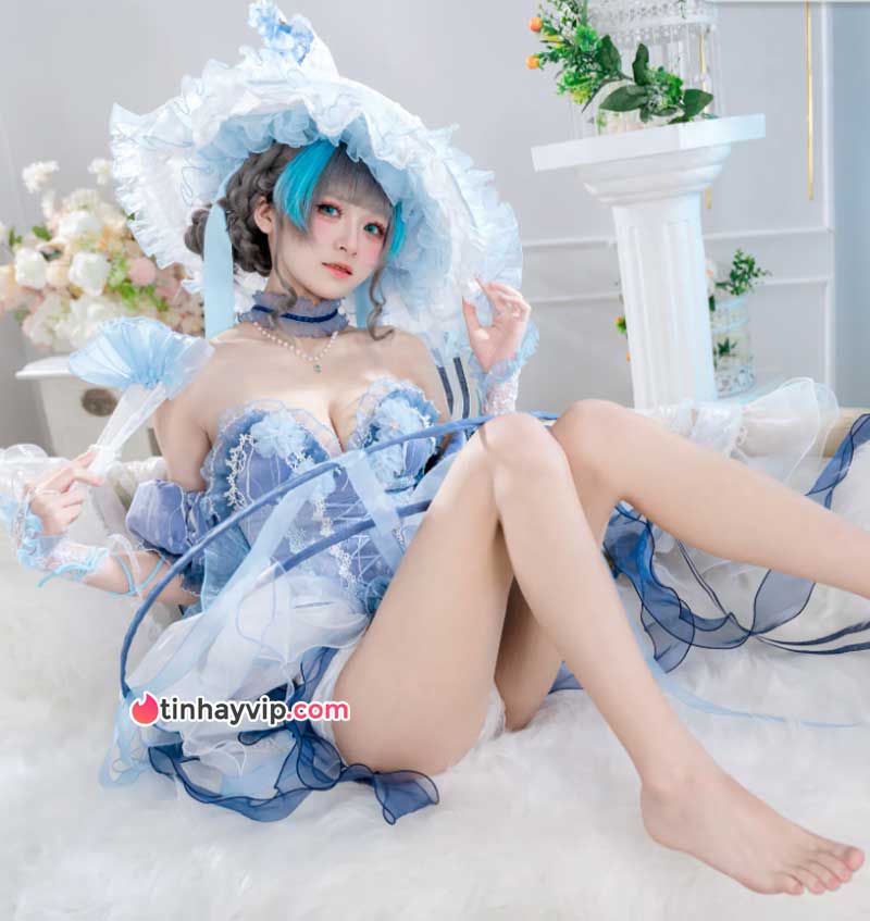 Jiuqi cosplay Cheshire Azur Lane show vòng 1 phổng phao