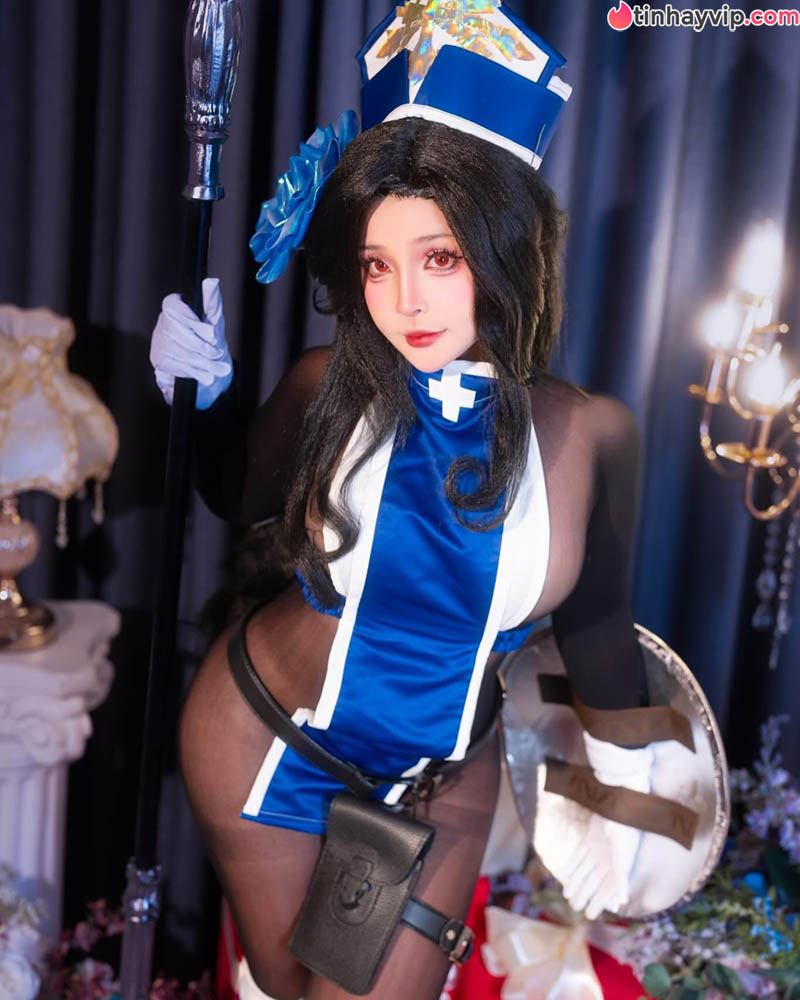 Cú lừa ngoạn mục của nữ coser khiến fan mê mệt vì chi tiết "hoang dã" này