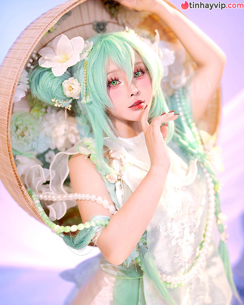 Cú lừa ngoạn mục của nữ coser khiến fan mê mệt vì chi tiết "hoang dã" này