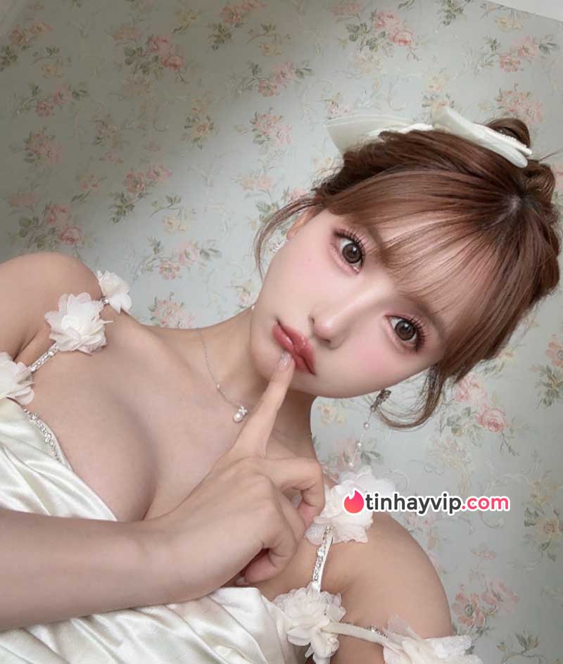 Yua Mikami bị phốt chỉ vì mặc chiếc váy cưới yêu thích Yua Mikami bị phốt chỉ vì mặc chiếc váy cưới yêu thích