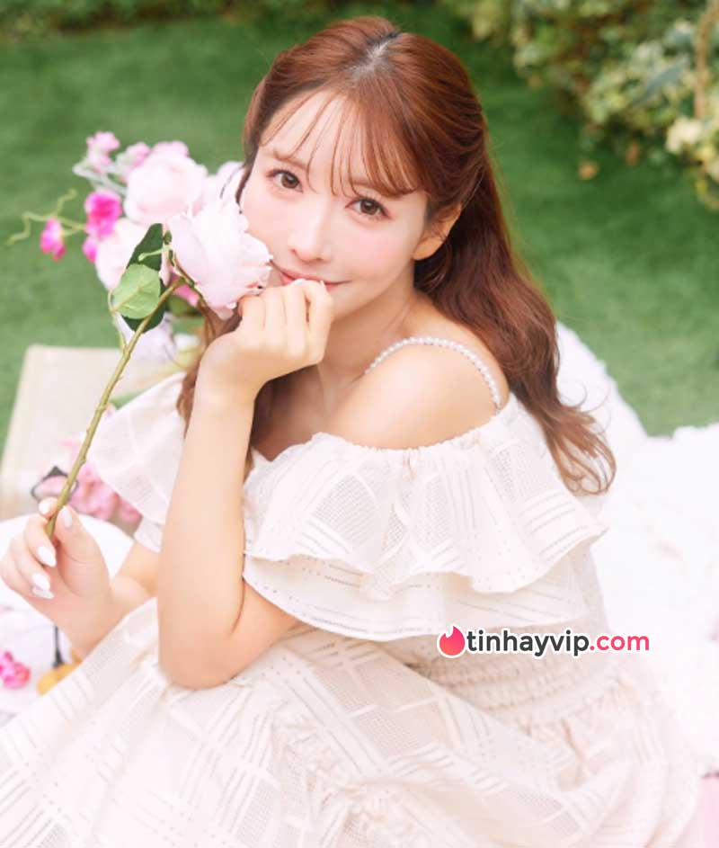 Yua Mikami bị phốt chỉ vì mặc chiếc váy cưới yêu thích Yua Mikami bị phốt chỉ vì mặc chiếc váy cưới yêu thích