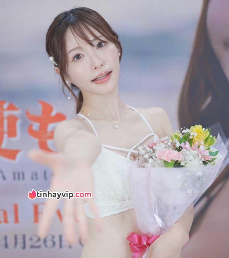 Amatsuka Moe tái hiện đời thật trong code JAV giải nghệ