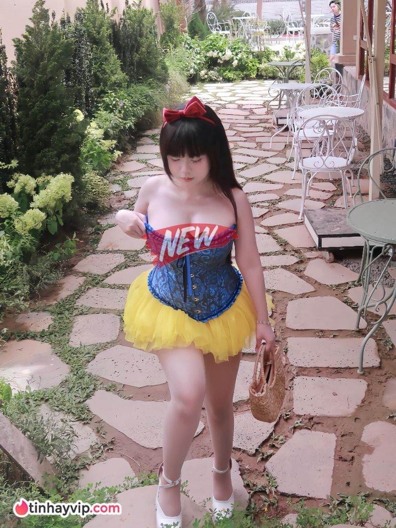 Bùi Minh Phương cosplay Bạch Tuyết