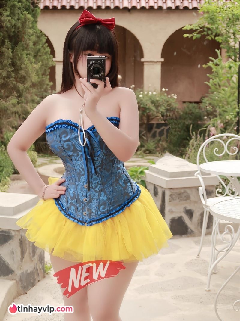 Bùi Minh Phương cosplay Bạch Tuyết