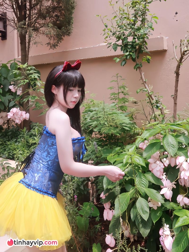 Bùi Minh Phương cosplay Bạch Tuyết