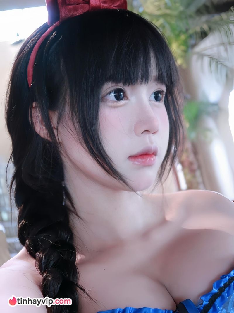 Bùi Minh Phương cosplay Bạch Tuyết thần thái đúng chất