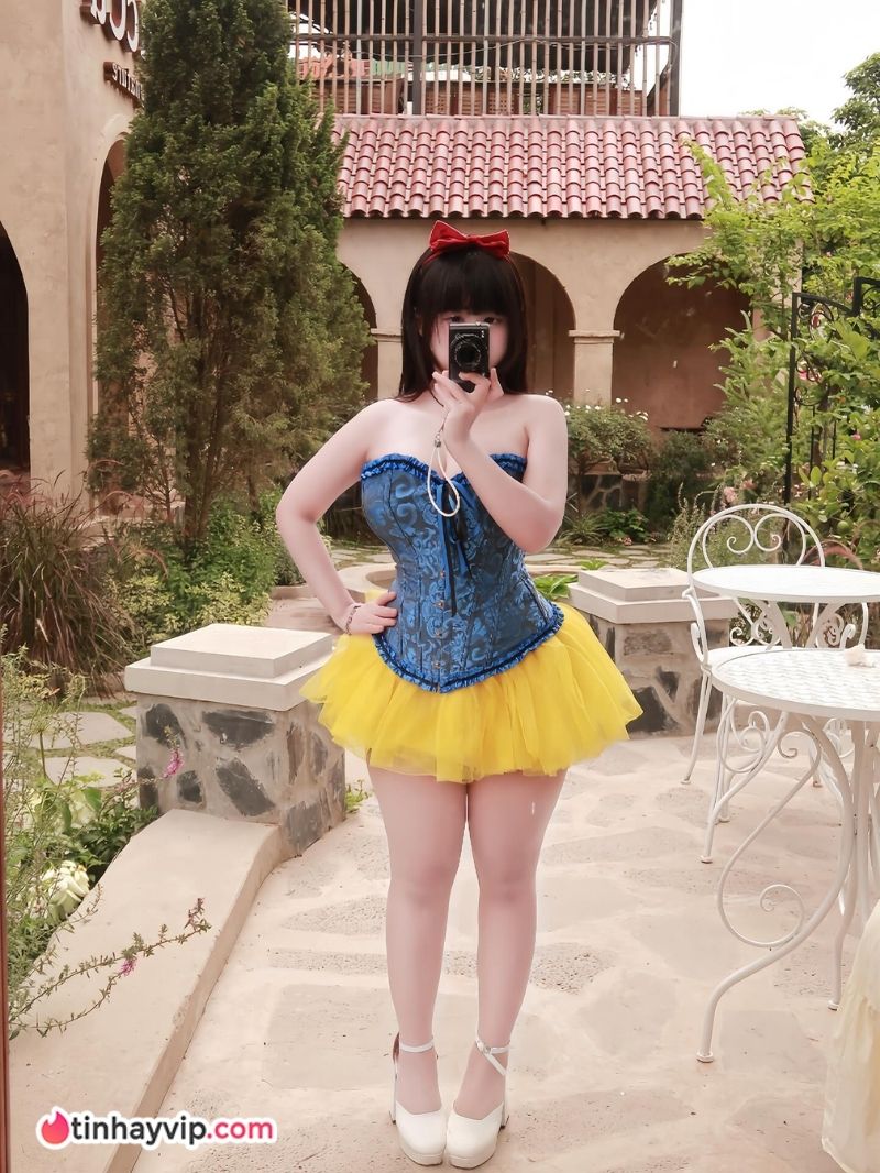 Bùi Minh Phương cosplay Bạch Tuyết