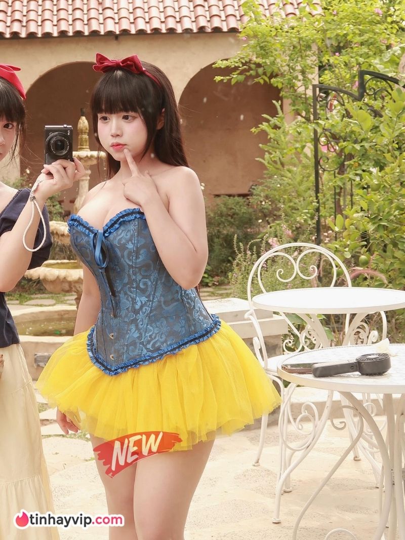 Bùi Minh Phương cosplay Bạch Tuyết