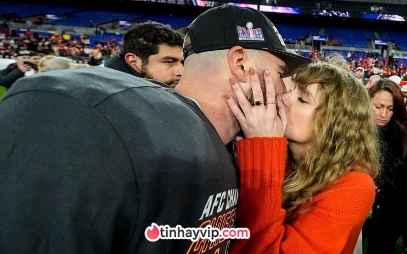 Taylor Swift và Travis Kelce