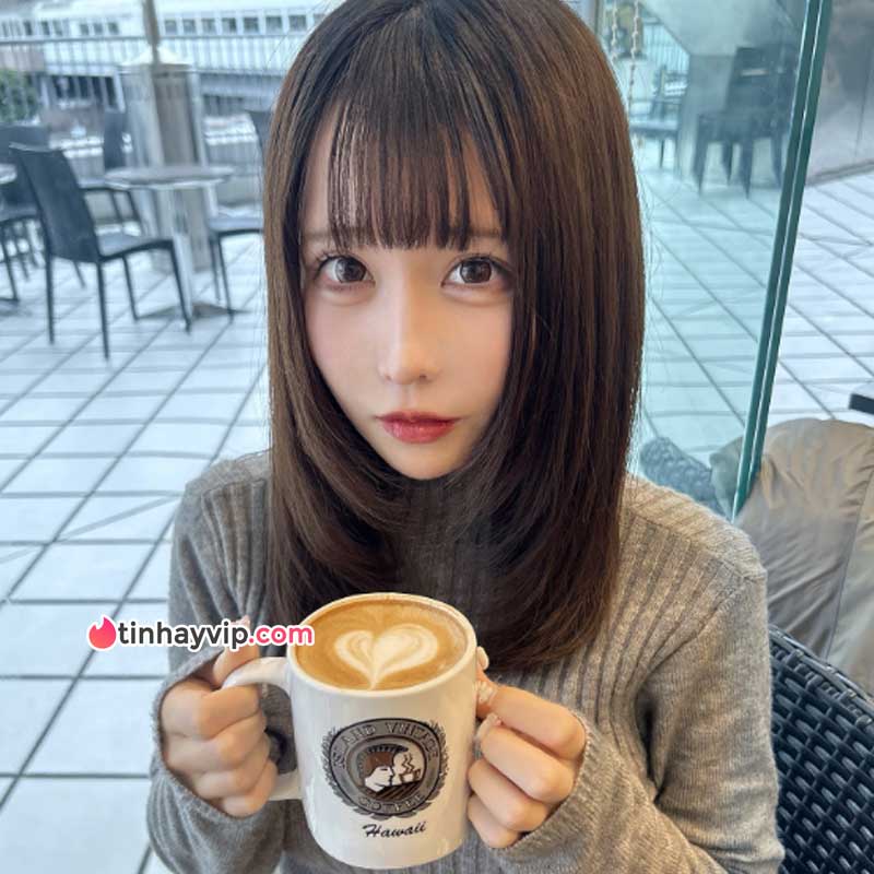 Youtuber Imada Hikari ra mắt JAV để livestream 18+