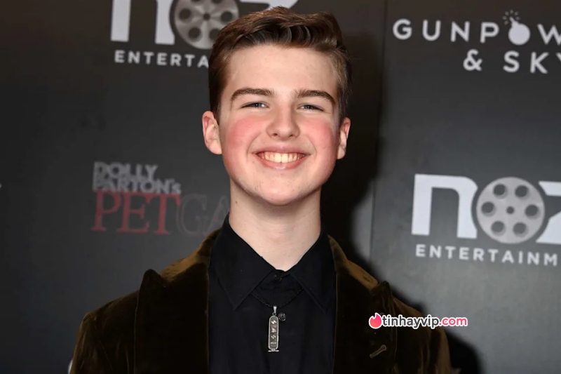 Iain Armitage thay đổi hình tượng sau 7 năm gắn bó với Young Sheldon