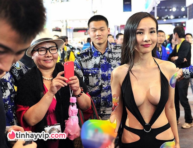 Can Lộ Lộ sau 13 năm tai tiếng: "Nữ hoàng hở bạo" của Trung Quốc giờ sống ra sao?