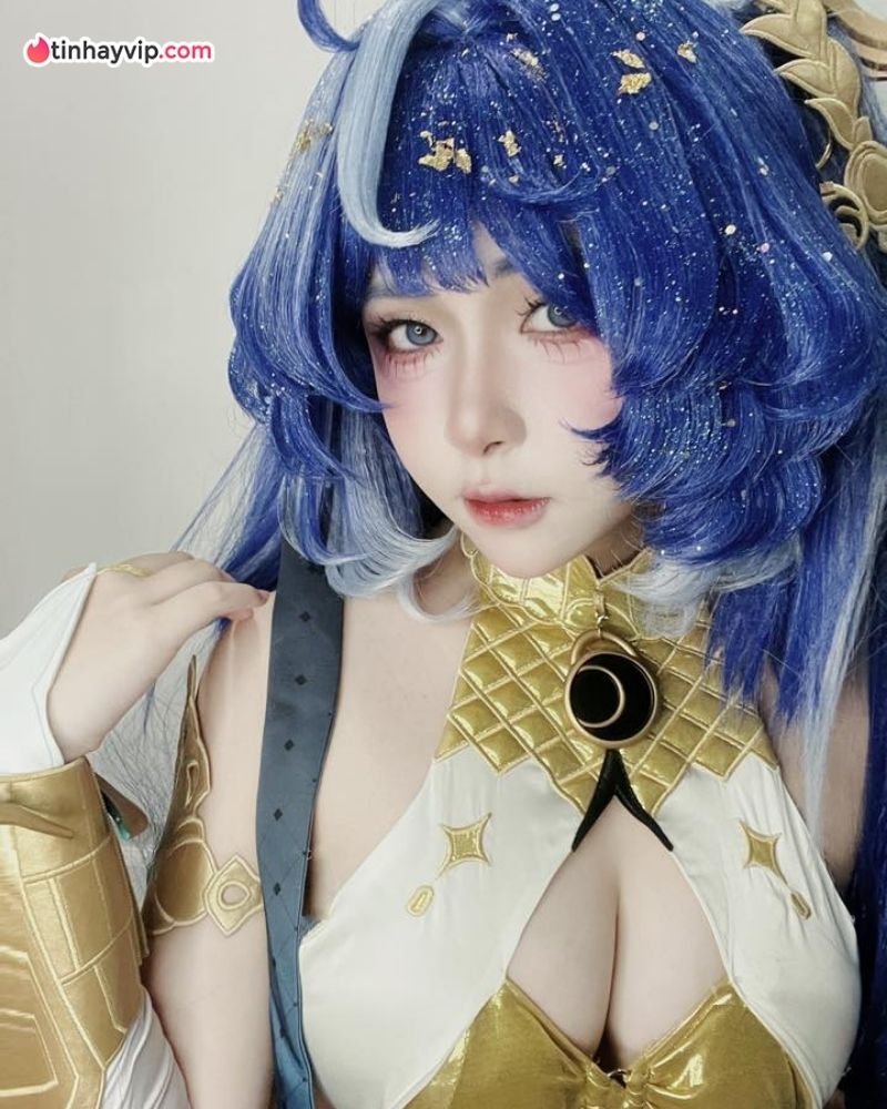 Coser Haniel viral chỉ sau một lần biến hình "sương sương"
