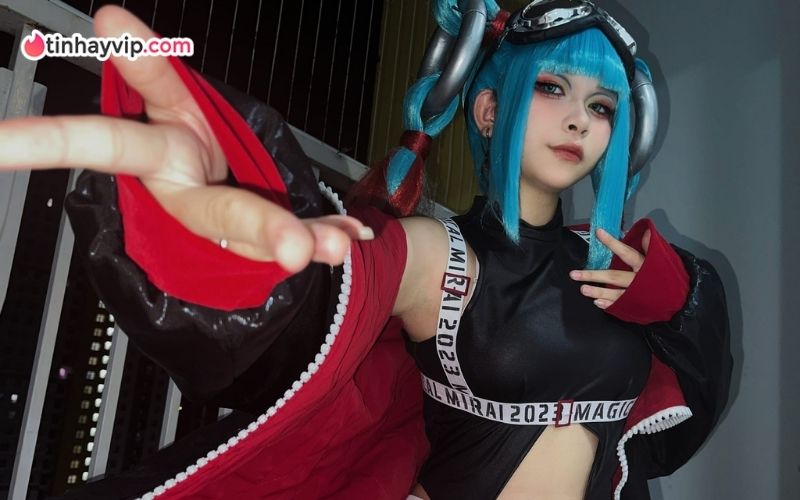 Coser Haniel viral chỉ sau một lần biến hình "sương sương"