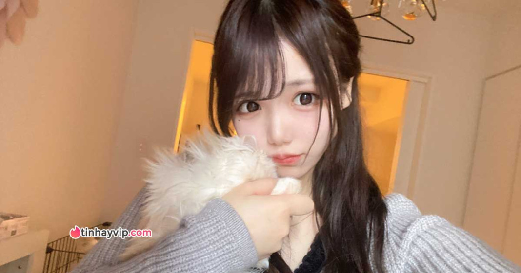 Hono Watanabe tân binh gây bão vì quá nuột của S1