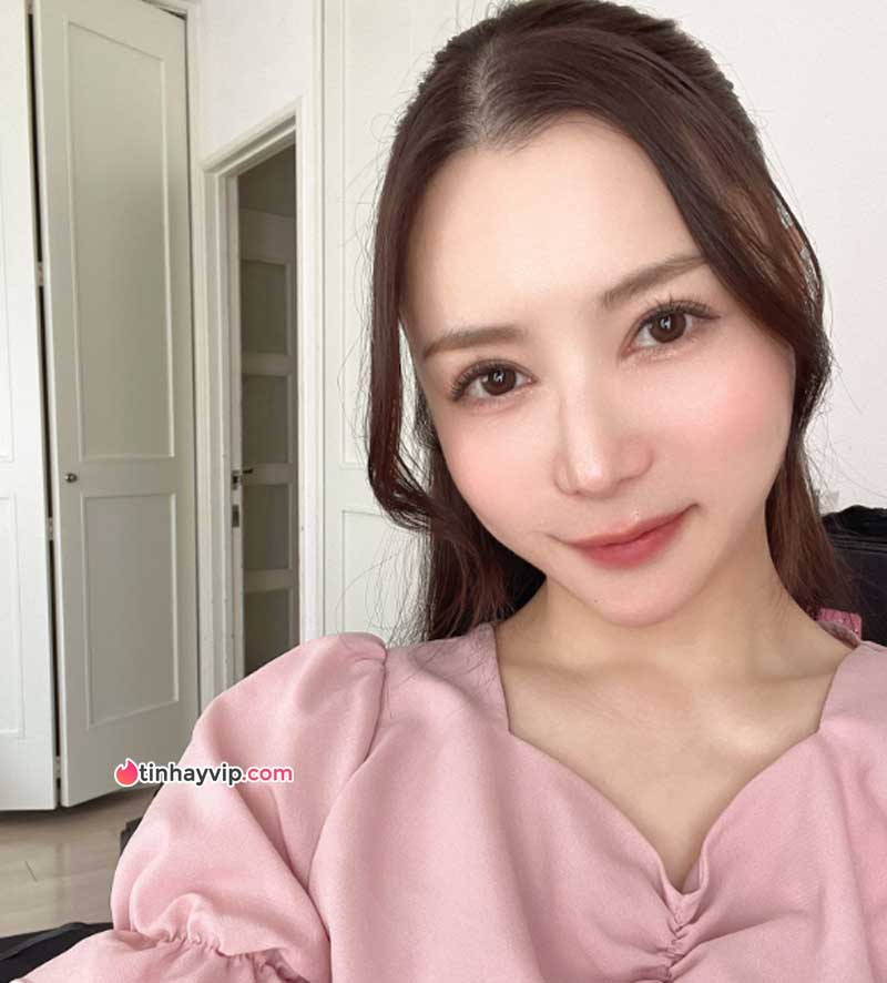 Miu Shiromine nhá hàng cảnh nóng khiến fan đứng hình Miu Shiromine nhá hàng cảnh nóng khiến fan đứng hình