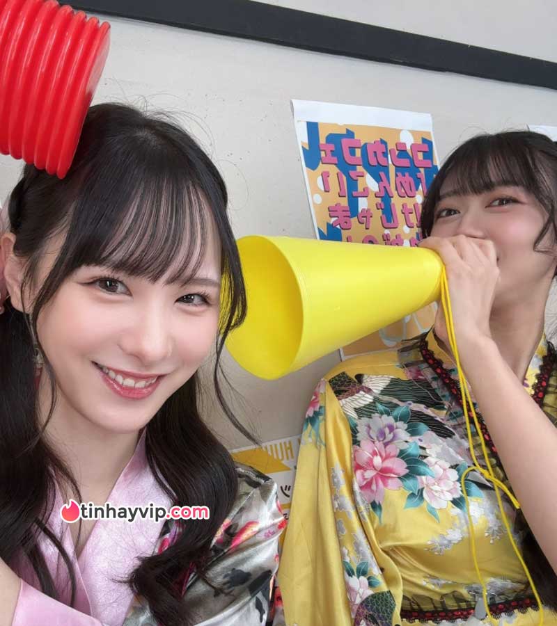 Murakami Yuka và Asutaba Mitsuha năn nỉ để được bách hợp Murakami Yuka và Asutaba Mitsuha năn nỉ để được bách hợp