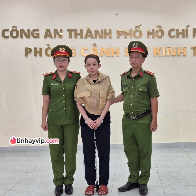 Bắt tạm giam "Ngân 98" vì sản xuất, buôn bán hàng giả