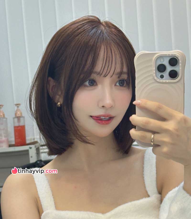 2 Yua Mikami