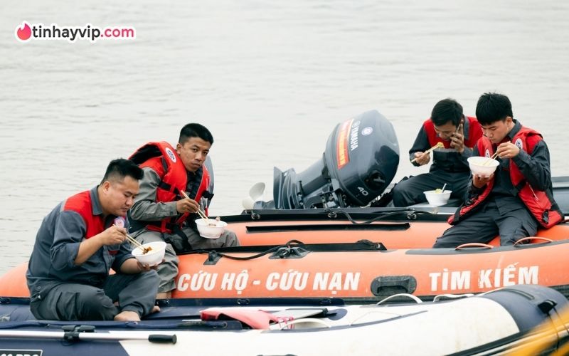 Vụ chú rể nhảy cầu - Tìm thấy thi thể sau 2 ngày mất tích