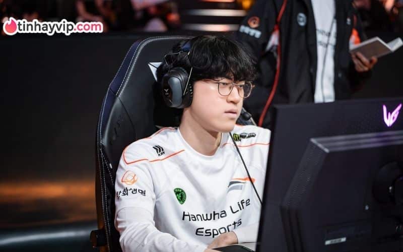 "Siêu đội hình" của HLE sắp lộ diện với xạ thủ hàng đầu?