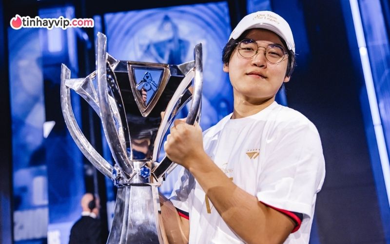 Sự nghiệp thăng trầm nhưng đầy ngoạn mục của Gumayusi