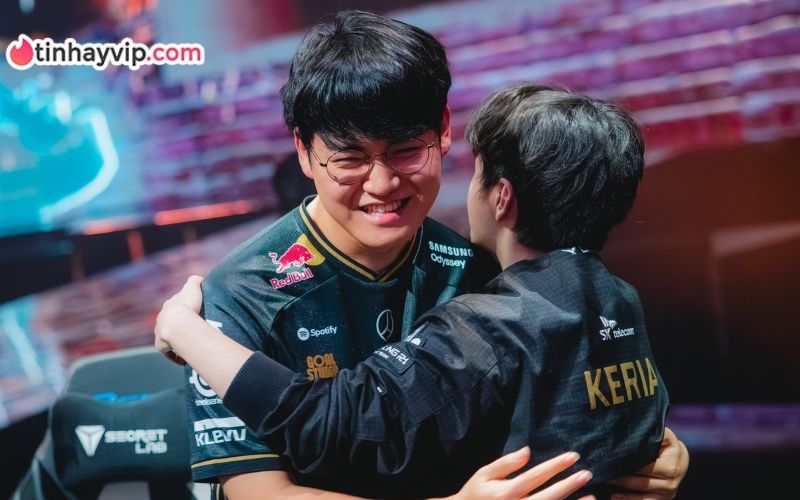 Lý do Gumayusi rời T1 và định hướng tại HLE