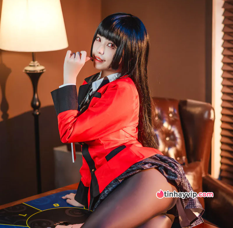 Meeu cosplay Yumeko Jabami lộ cặp loa phổng phao