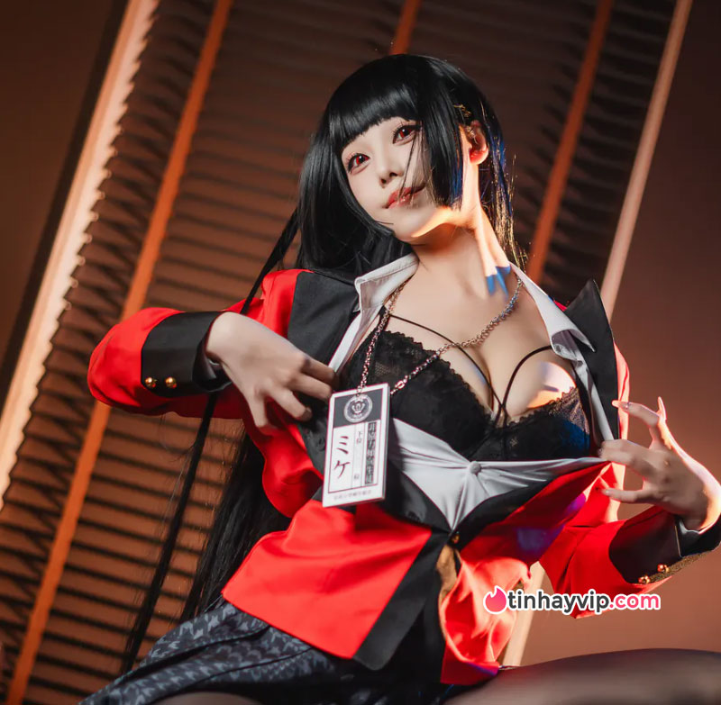 Meeu cosplay Yumeko Jabami lộ cặp loa phổng phao