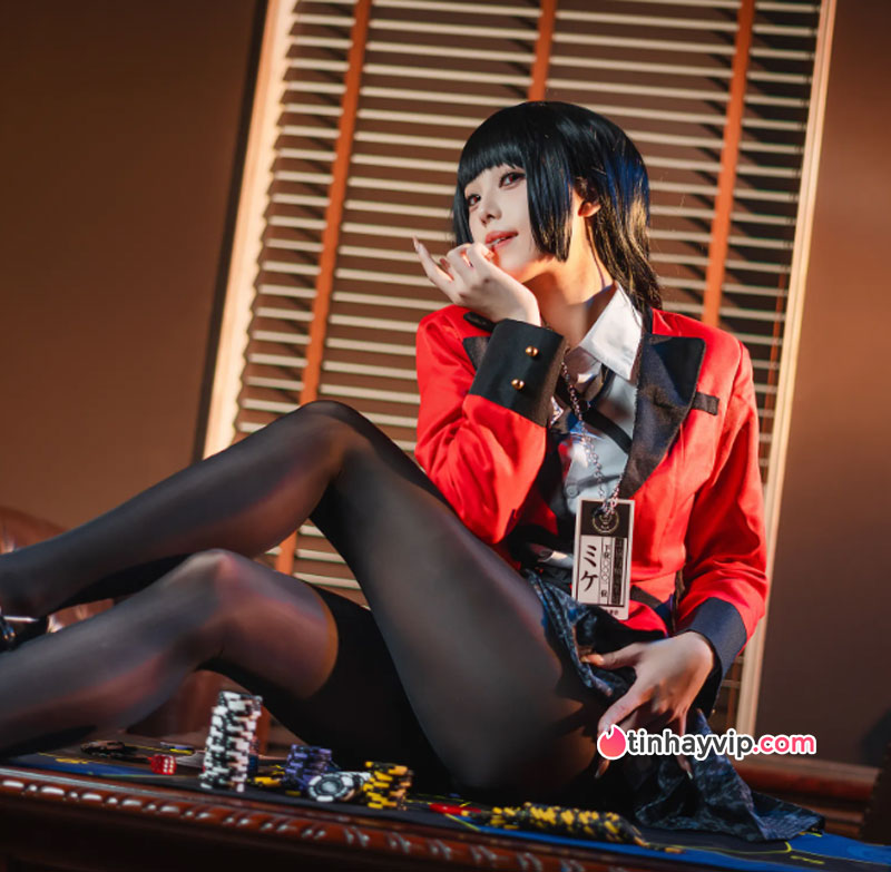 Meeu cosplay Yumeko Jabami lộ cặp loa phổng phao