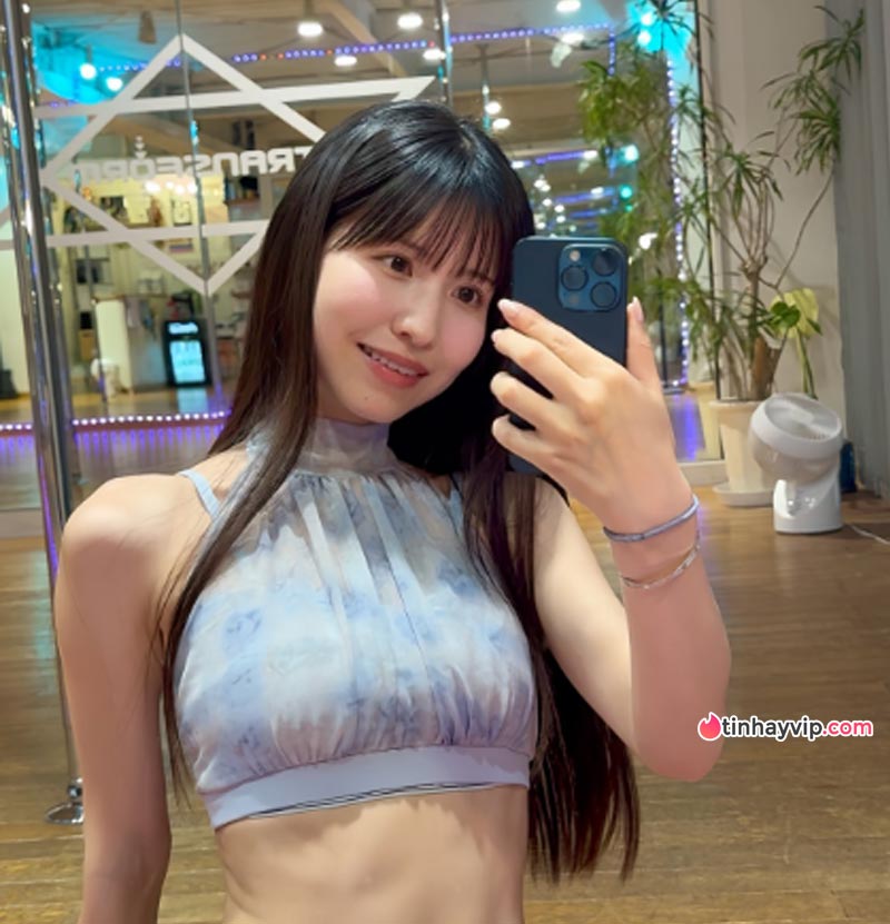 Momo Sakura làm sống lại code tập thể sau 8 năm