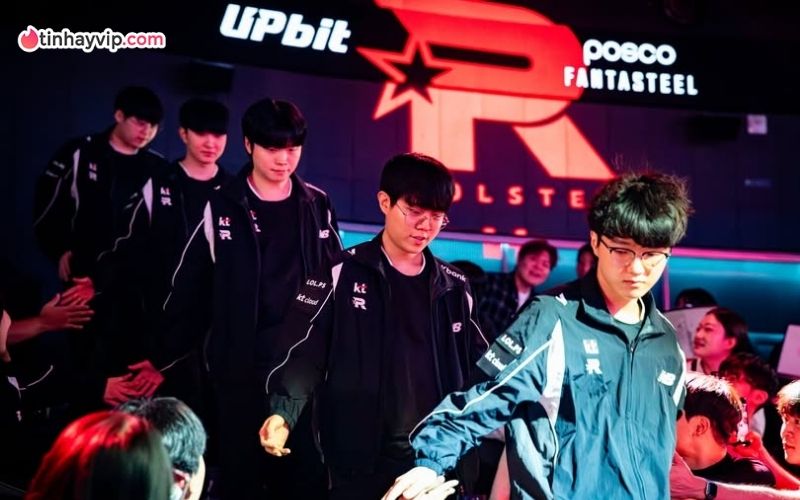 Phản ứng cộng đồng sau kết quả CKTG 2025