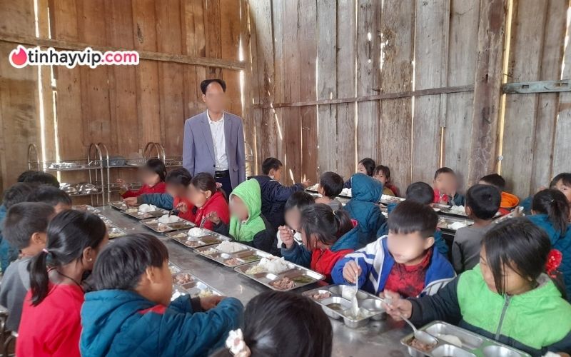 Dự án Nuôi Em thừa nhận gửi tiết kiệm tiền từ thiện lấy lãi Dự án Nuôi Em thừa nhận gửi tiết kiệm tiền từ thiện lấy lãi